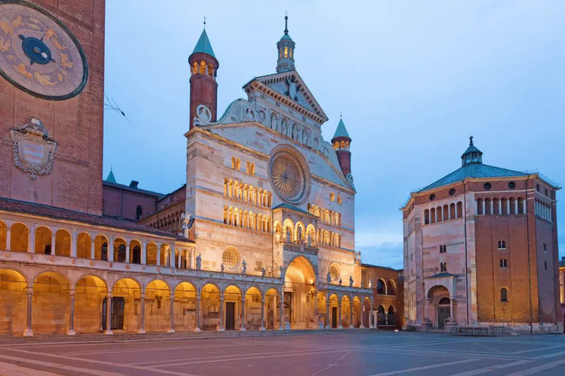 Cremona domo battisterio Claudio Monteverdi Piazza Lodi Monumento Reisen Travel Biographie Biography d