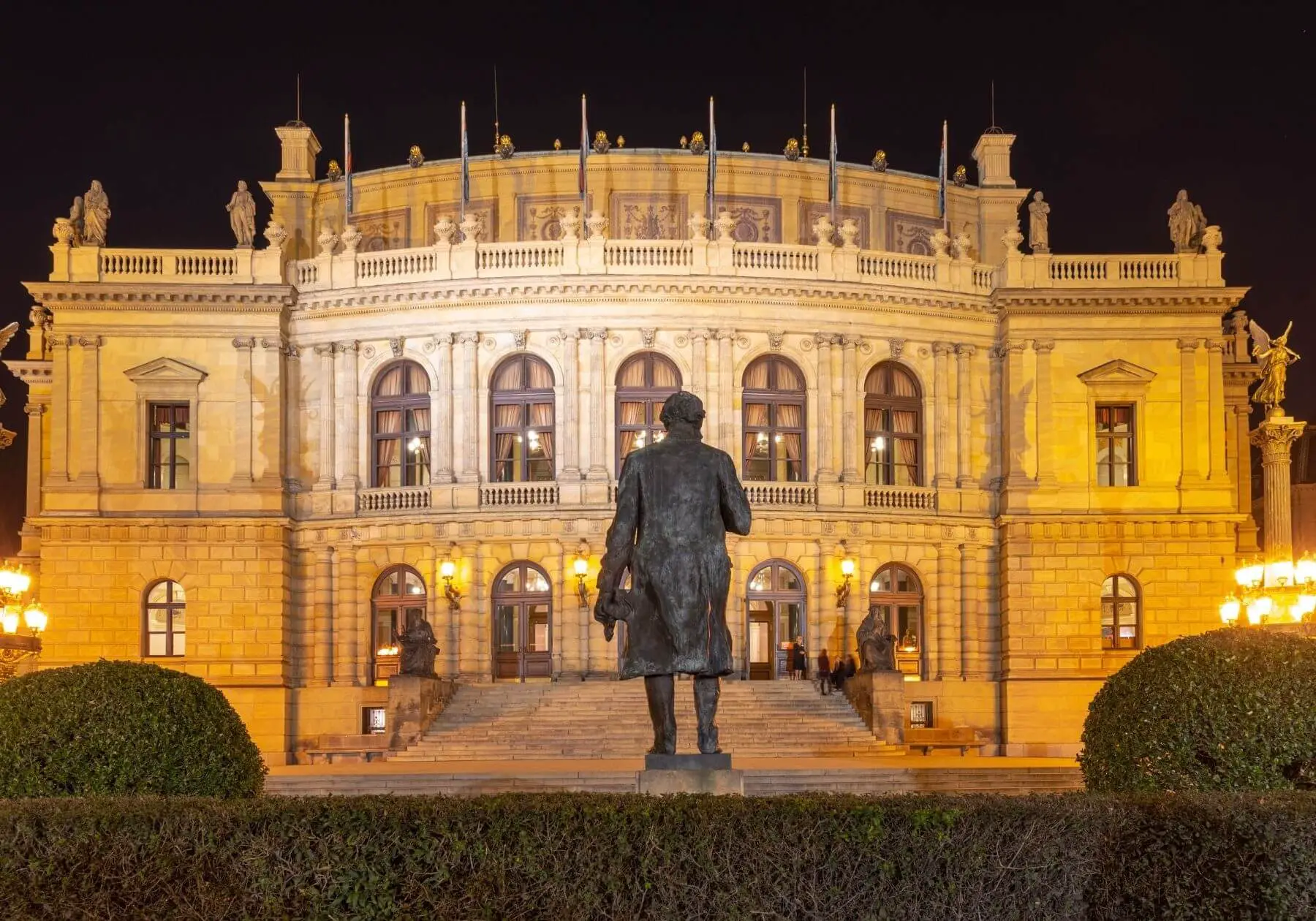 Dvorak Monument Statue Rudolfinum Praha Prague Antonin Dvorak Travel Reisen Culture Tourism Reiseführer Travel guide Classic Opera (1)