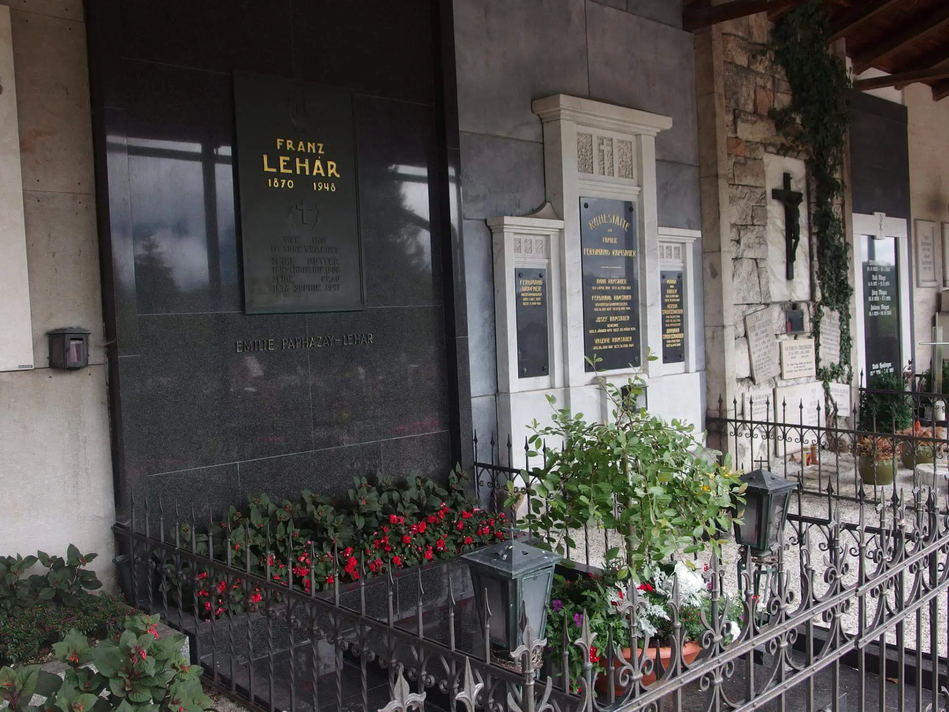 Friedhof Lehar Grab Franz Lehar Travel Reisen Culture Tourism (1)