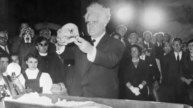 Joseph Haydn Schädel Skull Bergkirche Eisenstadt