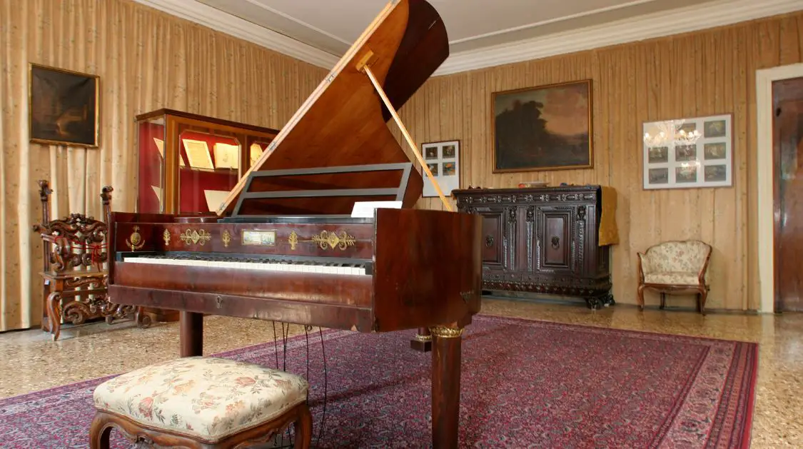 Palazzo-Vendramin-Venedig-Venice-Room-Camera-Zimmer-Museo-Richard-Wagner-Biografie-Biography-Life-Leben-Places-Orte-Music-Musik-Travel-Guide-Reisen-Reisefuhrer.