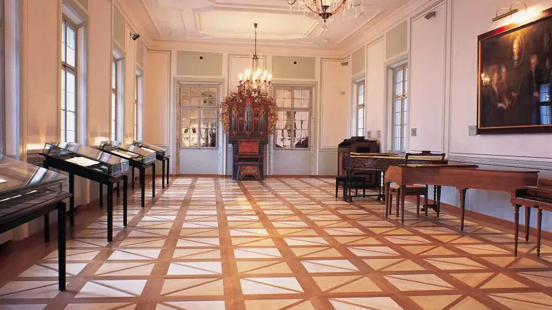 Residenz d Musikzimmer Salzburg Wolfgang Amadeus Mozart Biografie Biography Life Leben Places Orte Music Musik Travel Guide Reisen Reiseführer