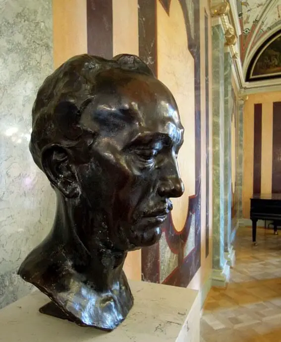 Dresden Richard Strauss Bust Semperoper Büste Richard Strauss Travel Reisen Culture Tourism (1)