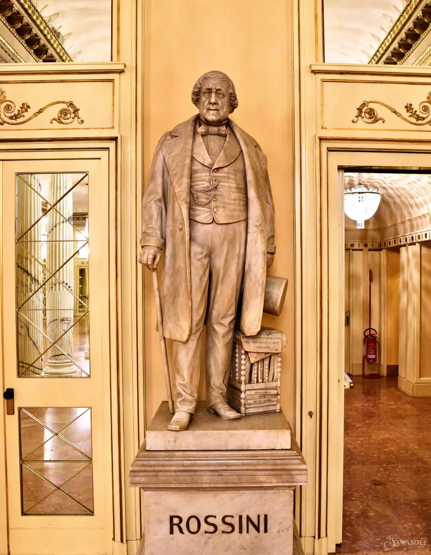 Rossini statue Teatro alla scala Milano Rossini opera Travel reisen culture Tourism (1) (1)