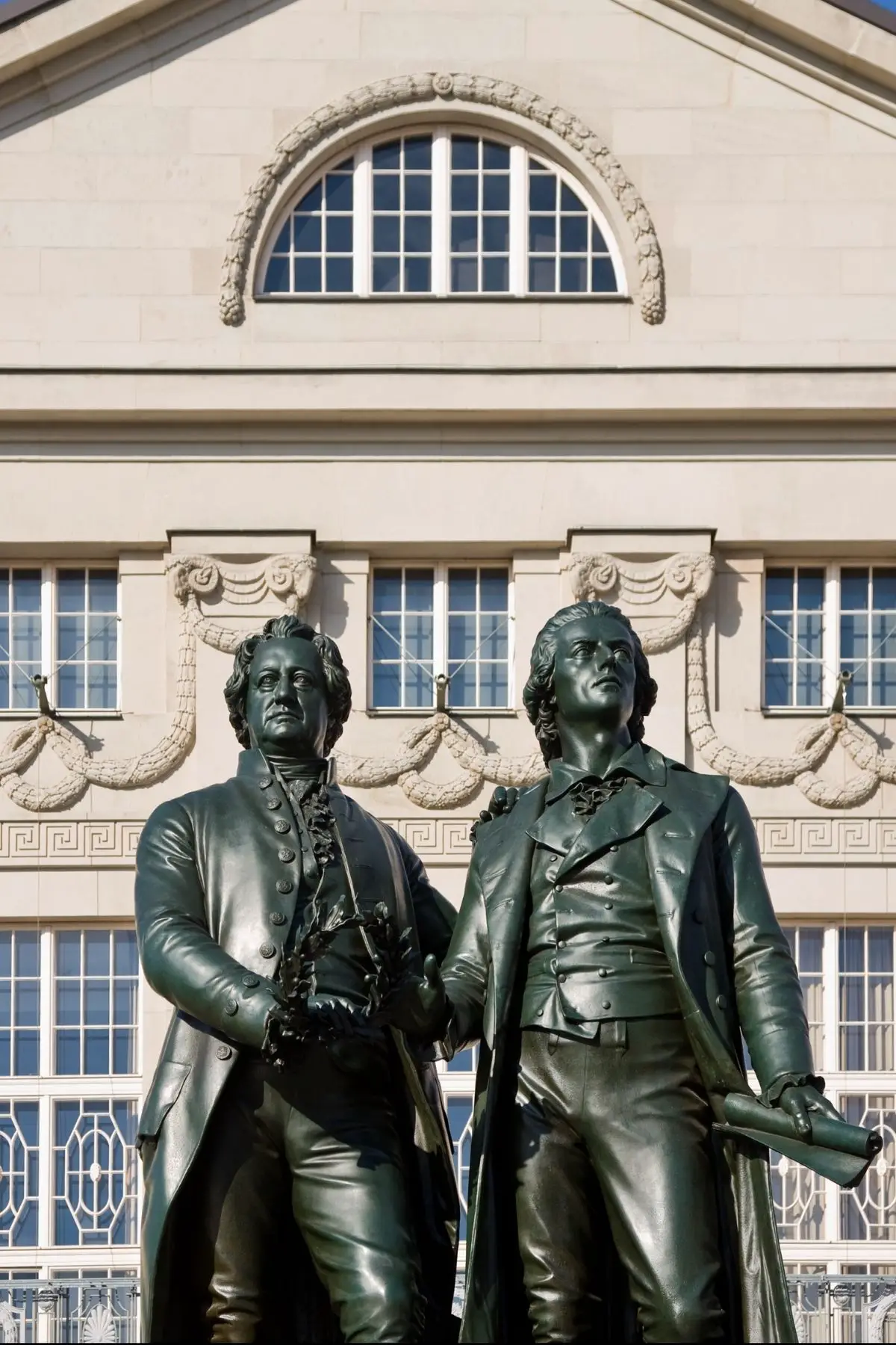 Weimar National Theater und Schiller Goethe Denkmal Monument Richard Strauss Travel Reisen Culture Tourism