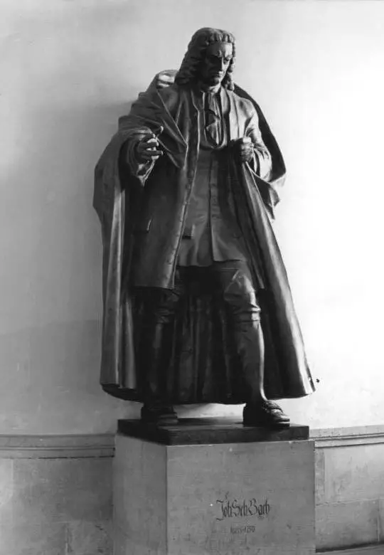 Bachstatue Georgenkirche Eisenach Johann Sebastian Bach Travel Reisen Culture Tourism Reiseführer Travel guide Classic Opera