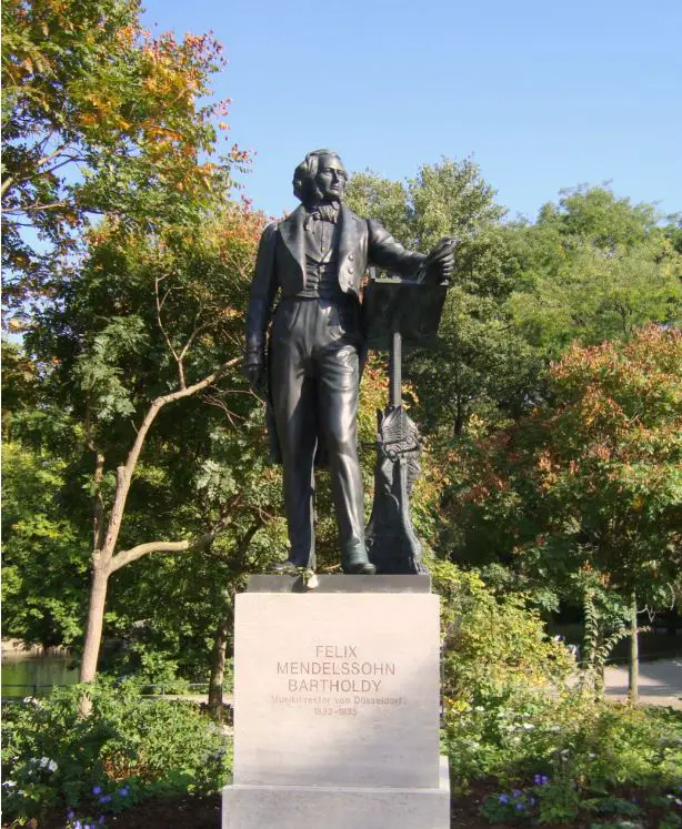 Mendelssohn Statue Düsseldorf Düsseldorf Felix Mendelssohn Bartholdy Travel Reisen Culture Tourism Reiseführer Travel guide Classic Opera