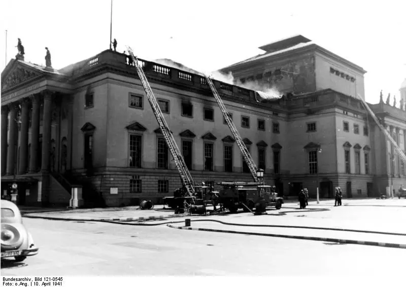 Berlin, Deutsche Staatsoper, Brand