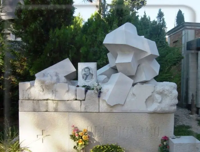 Grab Tomba mario del monaco Pesaro