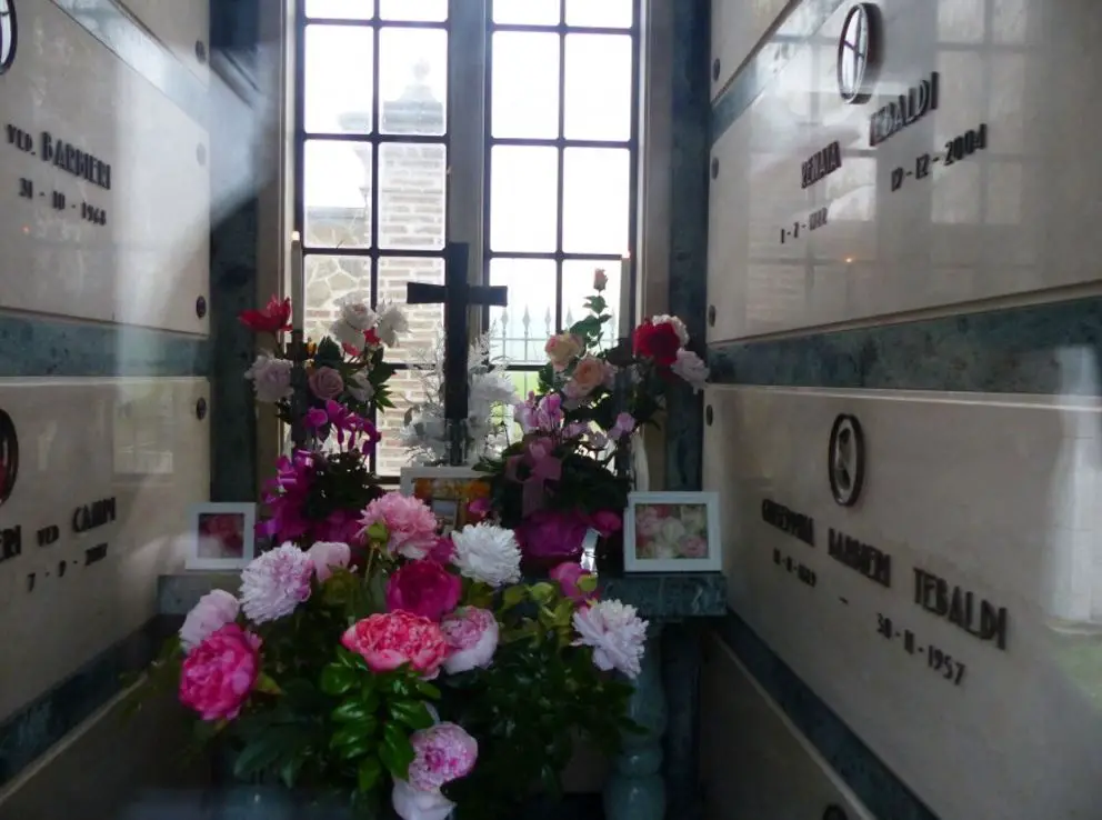 Tomb Grab Renata Tebaldi Langhirano Parma Travel Reisen Culture Tourism Reiseführer Travel guide Classic Opera