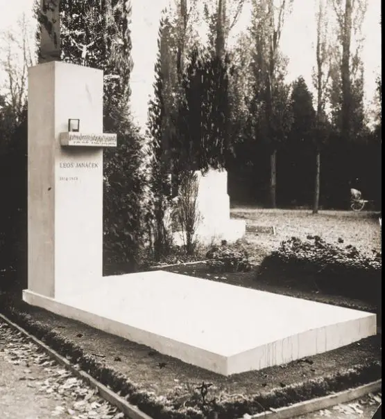 Tomb Leos janacek Central Cemetry Brno Tomb Grab
